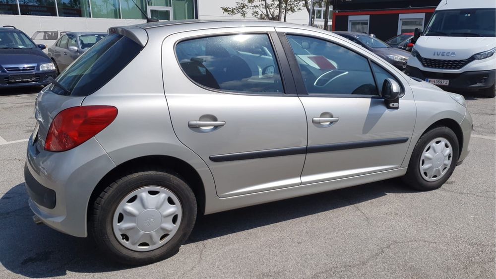Peugeot 207, an 2009 – 75 CP – Întreținut, pregătit de drum!