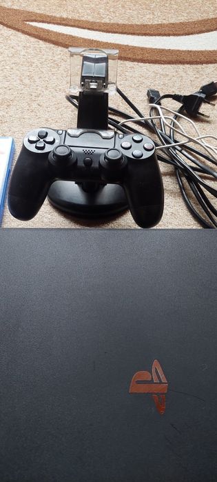 Продавам Playstation 4pro