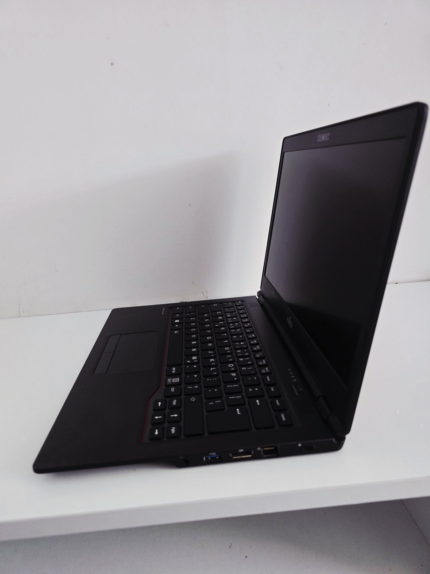 Fujitsu Лаптоп като нов