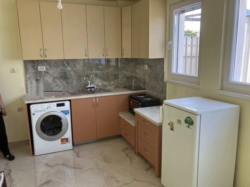 Дава се под наем Едностаен апартамент в София, Толстой - 30 кв.м за 300 € - Снимка #1