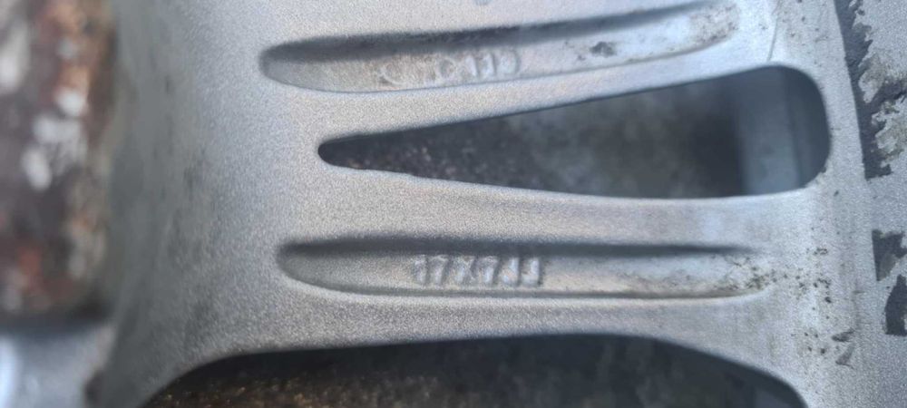 Зимни гуми 225/55/17  Джанти 17/7J  114мм /5