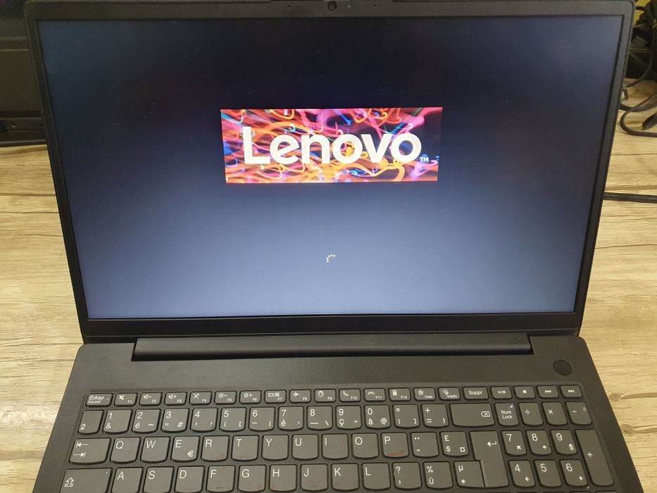 Ноутбук LENOVO i3 12-пок,12гб ддр4,256гб ссд nvme