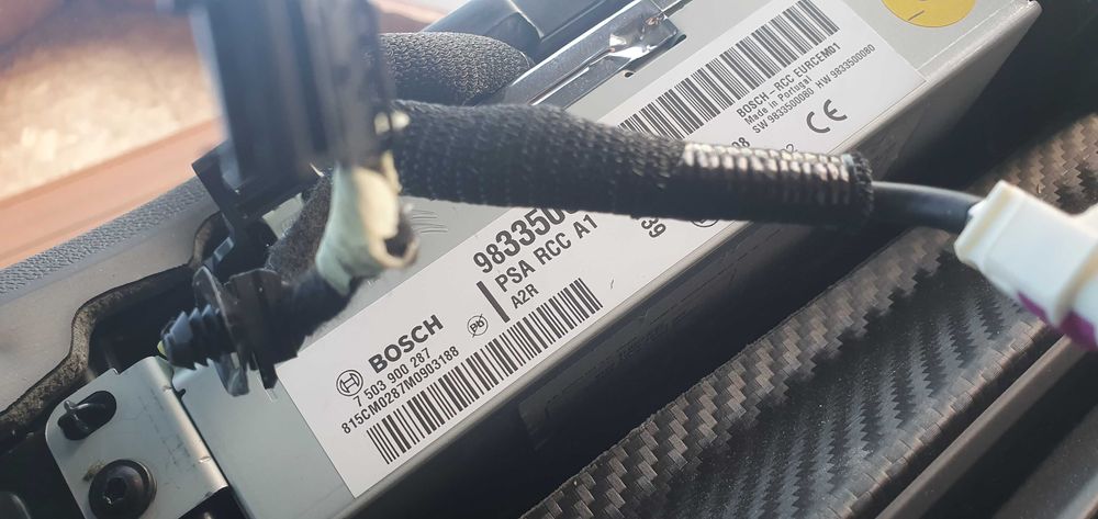 Оригинална мултимедия за пежо 208 ел 2021г.