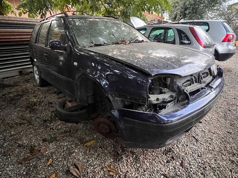 Dezmembrez VW Golf 4