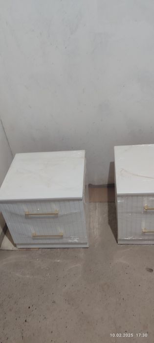 Прикроватная тумбочка