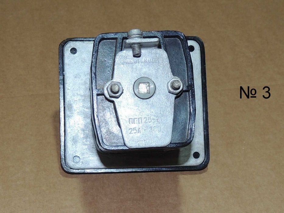 Трифазен прекъсвач   ПГП 63А 63/30 реверс,  ПГП 25А-20