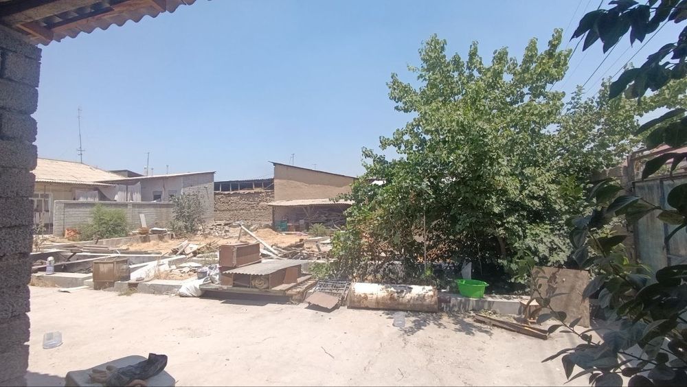 Qoyliq somon bozor yer sotilvotti