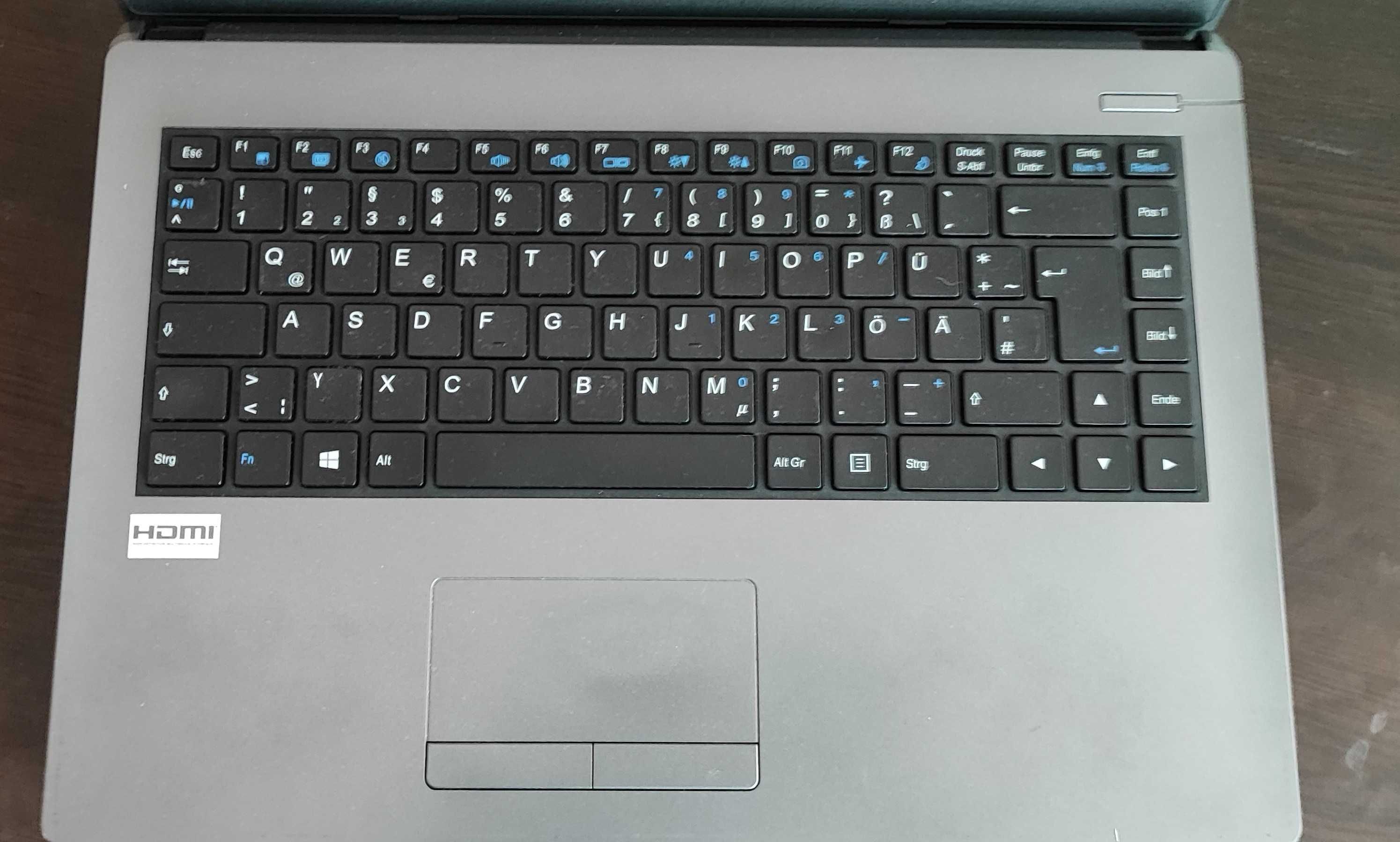 Лаптоп Aquado 14" IPS , i5-7200U, 12GB RAM, SSD, Windows 11