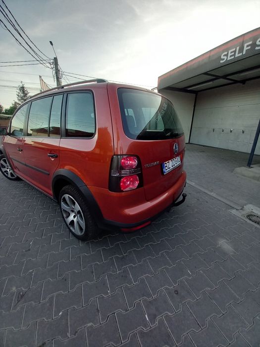Volkswagen Cross Touran