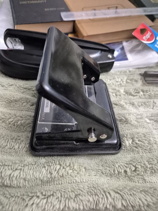 Степлер, дырокол, циркули, файлы файловые папки