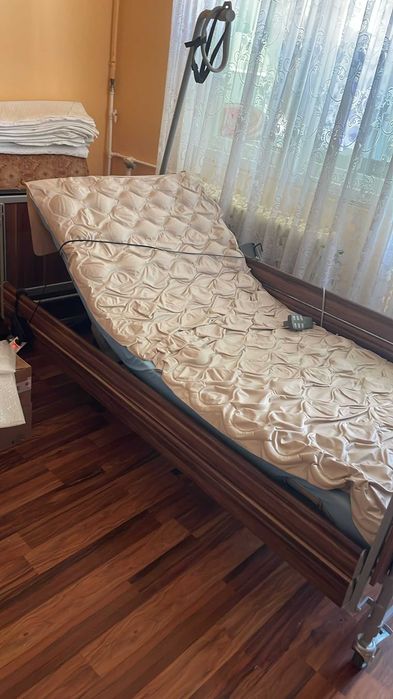 Pat medicinal cu reglaje si telecomanda, saltea, husa