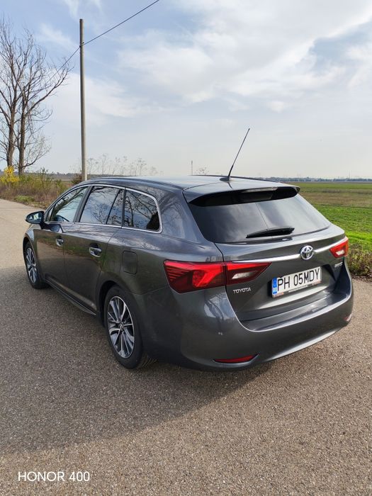 Toyota Avensis 1.8 - Business Edition - Touring cu GPL