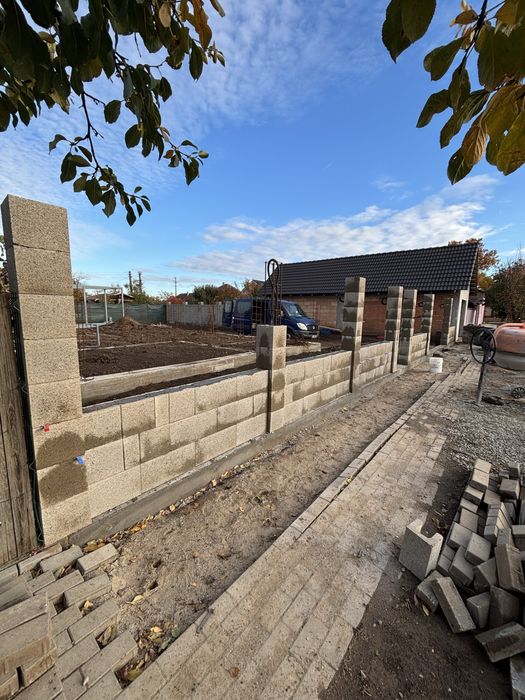 Loc de casa cu fundatie !!!