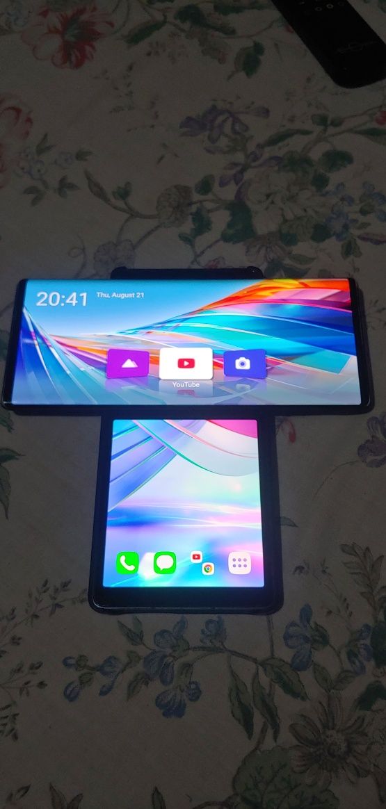 Фаблет LG WING 128/8