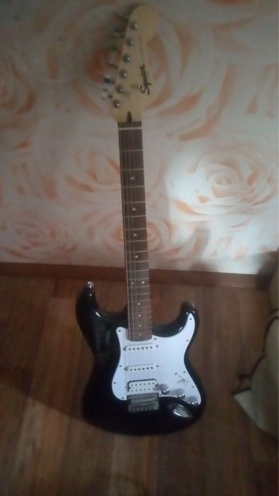 Электрогитара Fender Squier Stratocaster