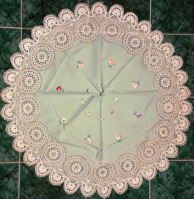 Fete de masa si mileuri macrame vintage, anii '80