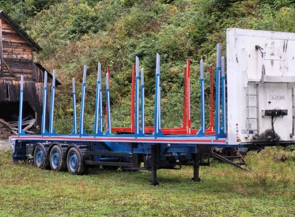 Semiremorca forestiera