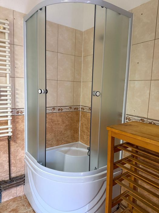 Casa cu curte de închiriat in Buziaș- zona centrala