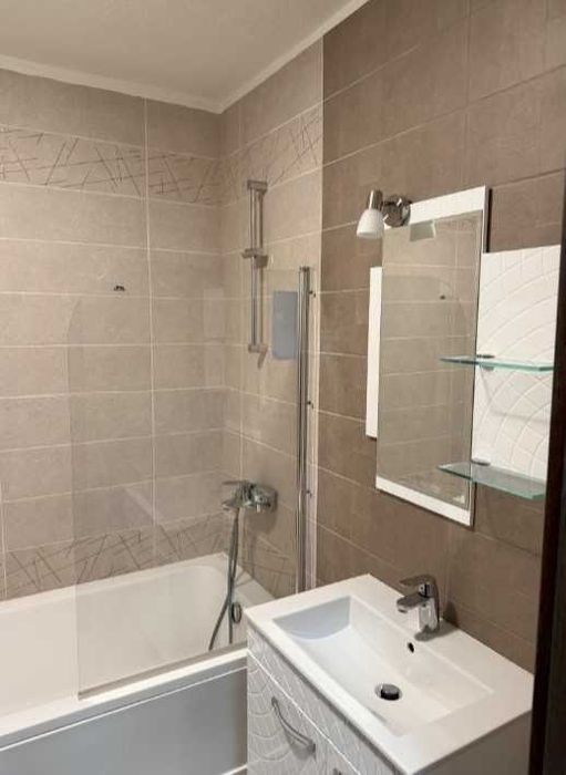 Дава се под наем Тристаен апартамент в София, Изток - 115 кв.м за 1000 € - Снимка #7