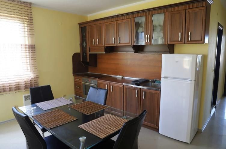 Дава се под наем Тристаен апартамент в София, Симеоново - 98 кв.м за 650 € - Снимка #2