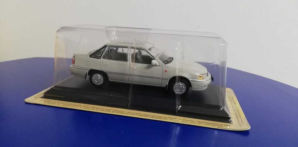 Colecția Deagostini machetă Daewoo Cielo sigilata în blister + revistă