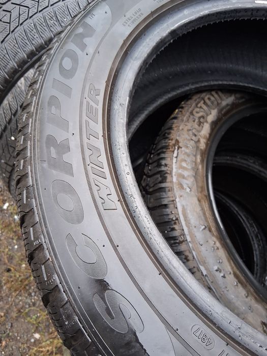235 55 19 PIRELLI SCORPION 4броя зимни