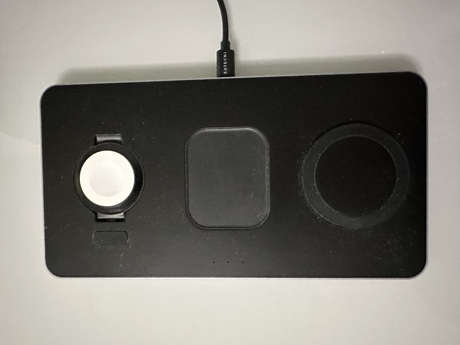 Безжично зарядно Satechi Trio Wireless Charging Pad – Черно