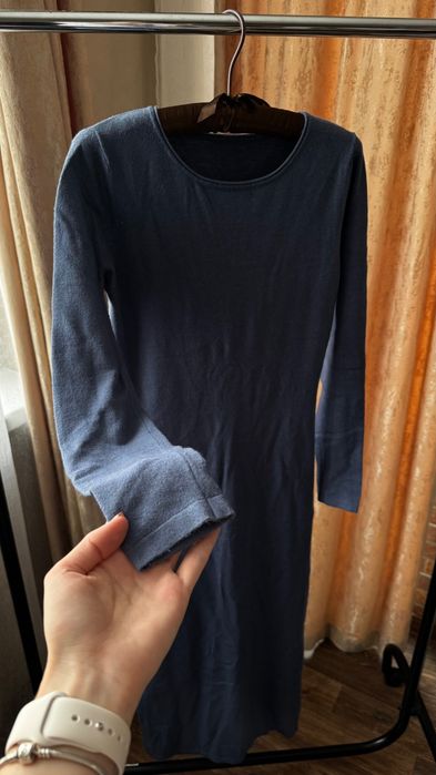 Дълга синя рокля от мека материя