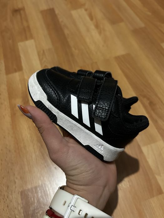 Маратонки Adidas