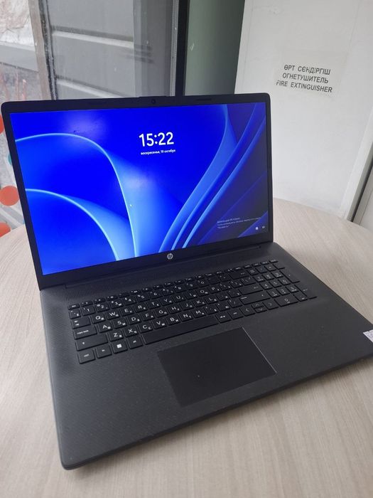 Ноутбук HP Laptop 17