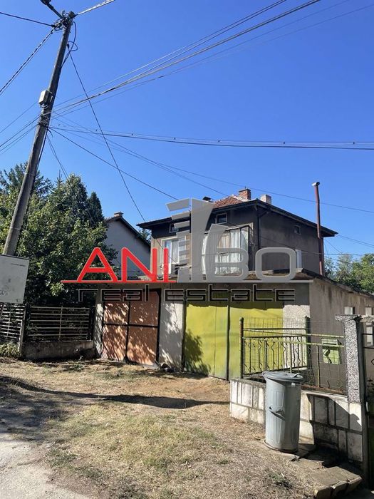 Къща в София, област-с.Гара Елин Пелин площ 120 цена 250000€