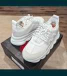 Adidasi Versace chain reaction