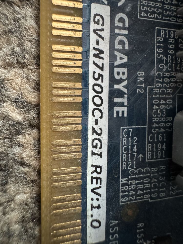 Продам видеокарту gtx 750
