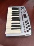 Vand/Schimb Controller Midi M-Audio Oxygen 8 V2