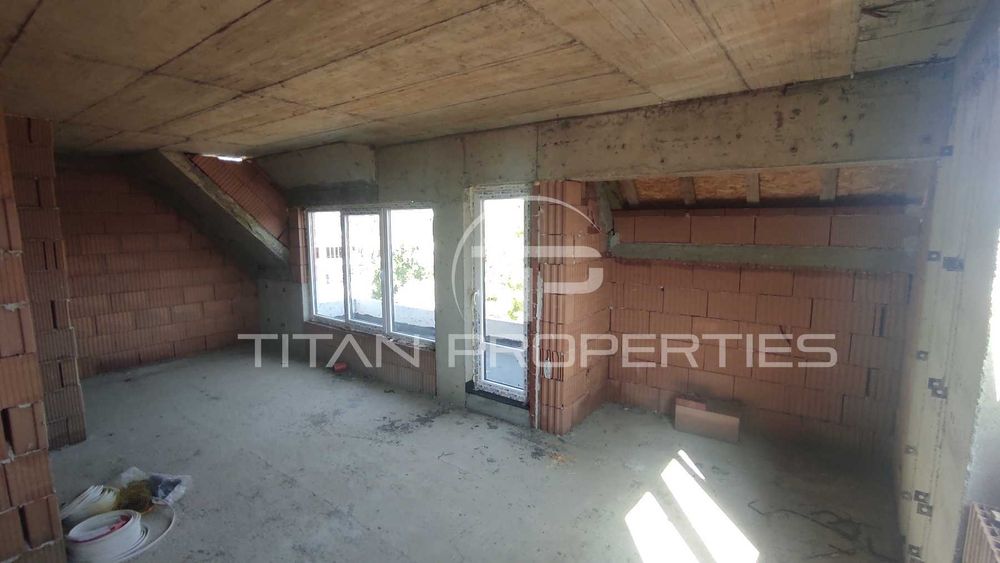 Продава се Многостаен апартамент в Пловдив, Кючук Париж - 158 кв.м за 1425 €/кв.м - Снимка #2