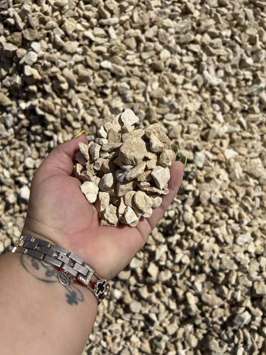 Piatra sparta (concasata) pentru strazi drumuri si piatra  decorativa