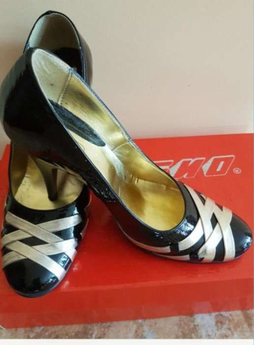 Pantofi de piele