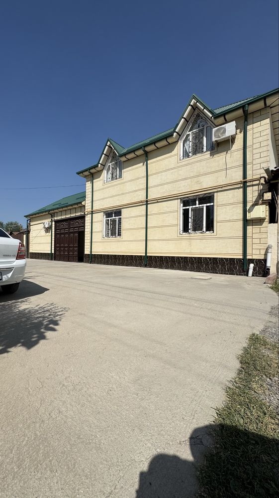 6 sotix uy sotiladi  hamma sharoiti bor shahardan 5-6 km tinchlik mfi