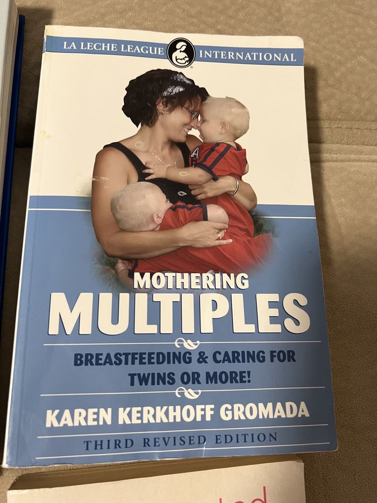 Книги за близнаци и тризнаци - Mothering Multiples