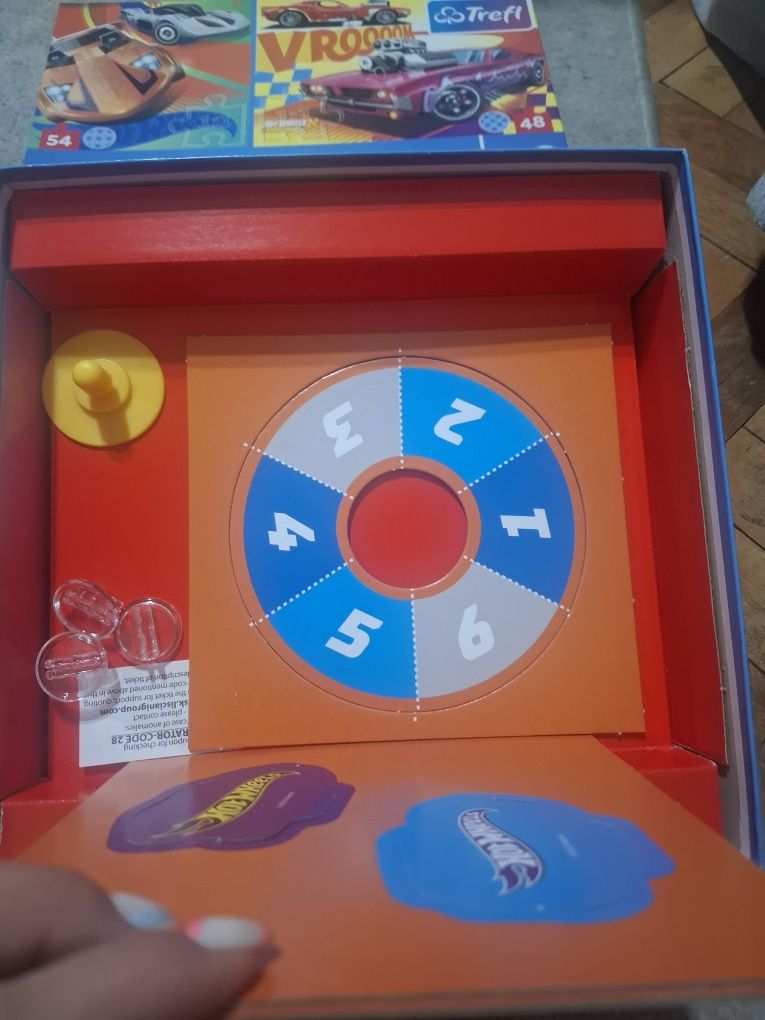 Пъзели и настолни игри