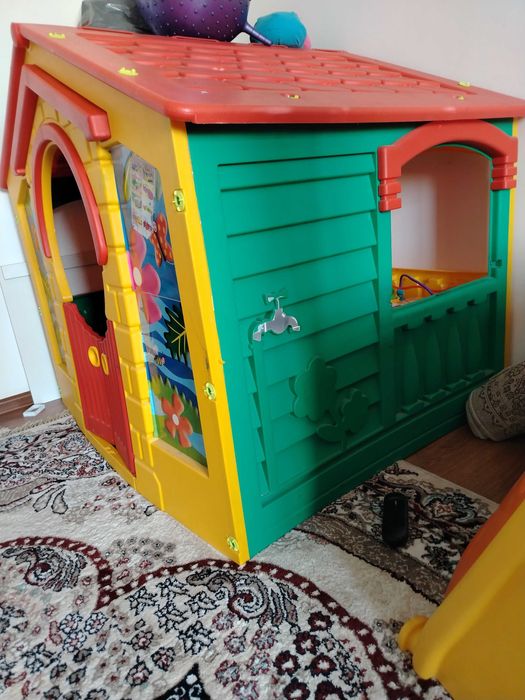 Игровой домик и горка для детей