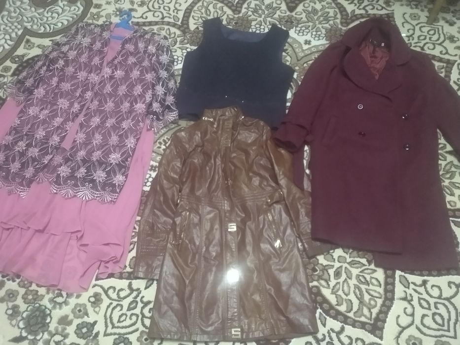 продаются женский платье разний