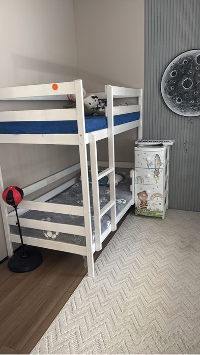 Продаетс двухъярусный детский кровать