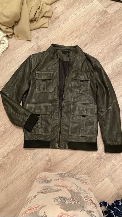 Отдам даром куртку, кофту и платье