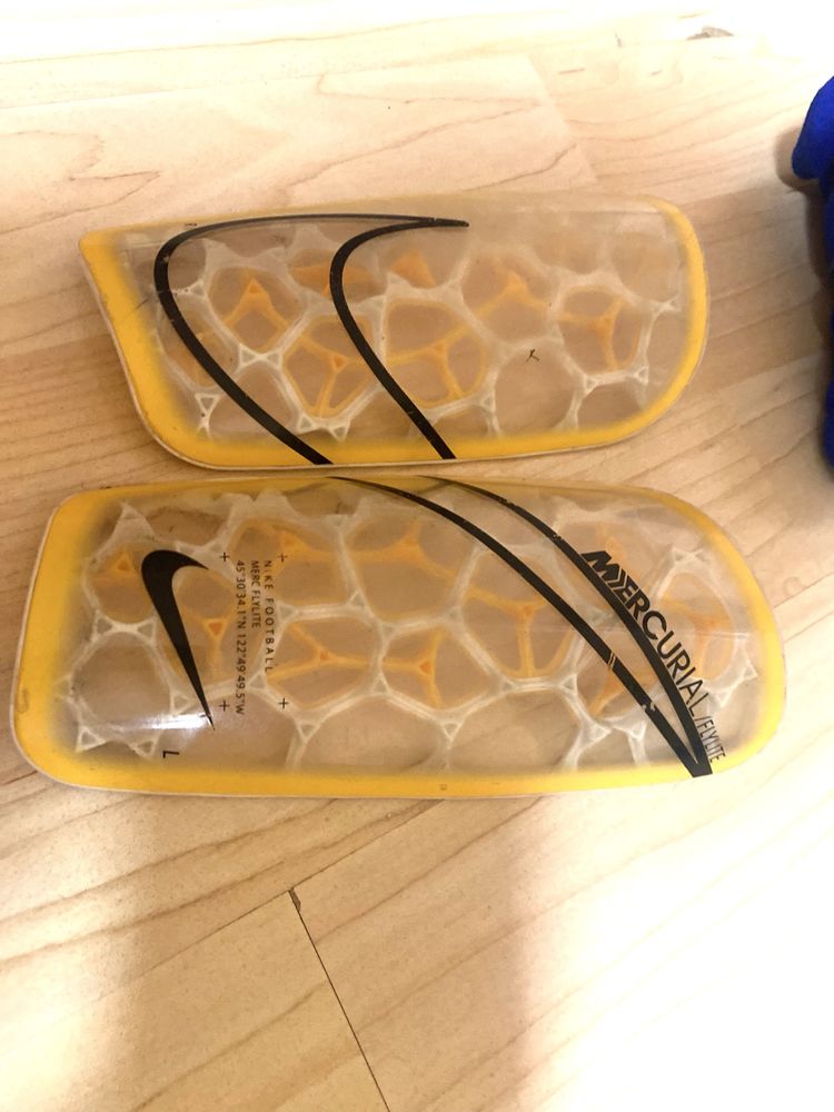 Aparatori Nike mercurial flylite