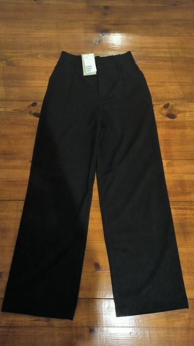 Елегантен черен панталон, нов с етикет