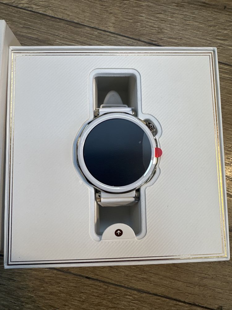 Huawei gt 5 pro 42mm white нов!!
