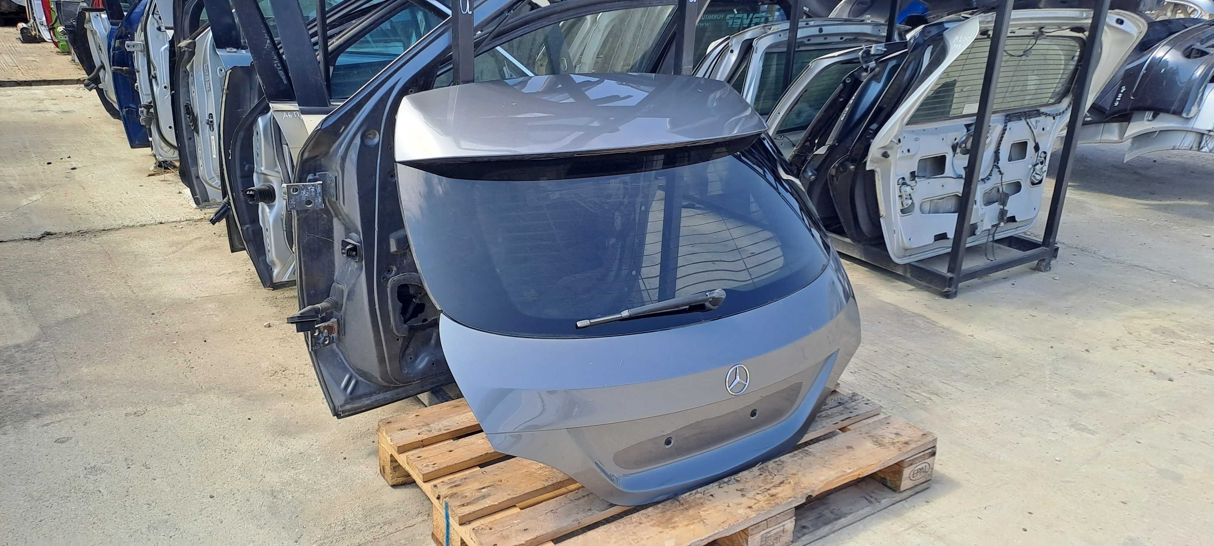 Mercedes CLA 2015г. Багажна врата