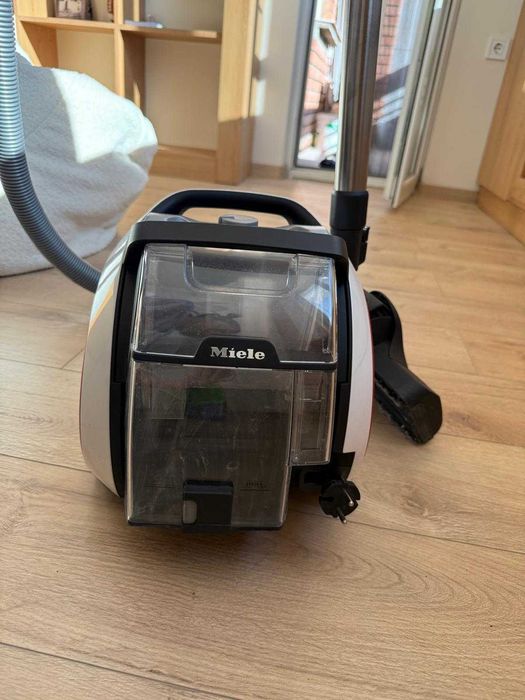 Прахосмукачка Miele Boost CX1