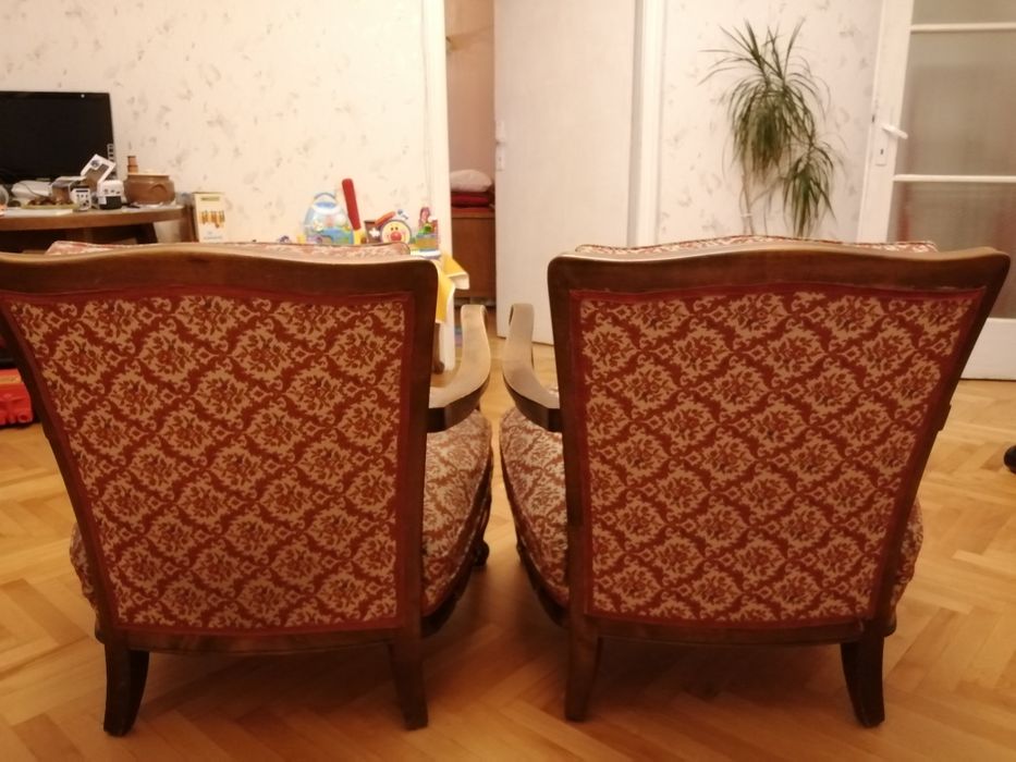 Масивни дървени мебели